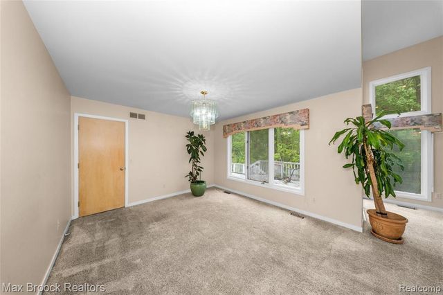 5199 Shenandoah Court, West Bloomfield, MI 48323