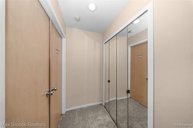 5199 Shenandoah Court, West Bloomfield, MI 48323
