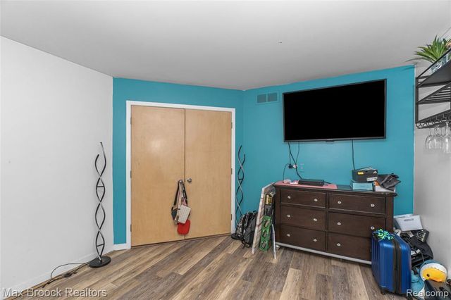 5199 Shenandoah Court, West Bloomfield, MI 48323