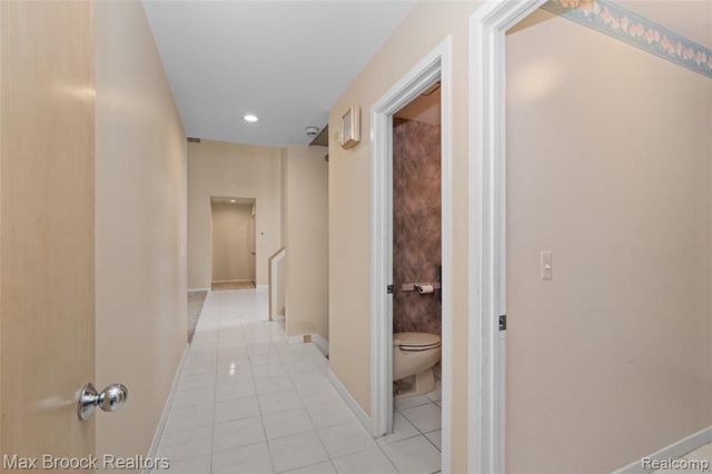 5199 Shenandoah Court, West Bloomfield, MI 48323
