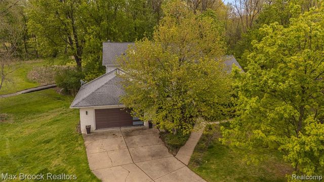 5199 Shenandoah Court, West Bloomfield, MI 48323