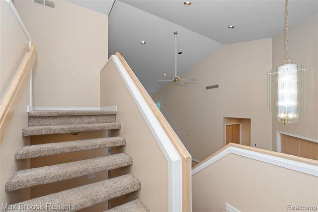 5199 Shenandoah Court, West Bloomfield, MI 48323