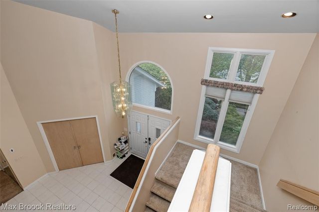 5199 Shenandoah Court, West Bloomfield, MI 48323