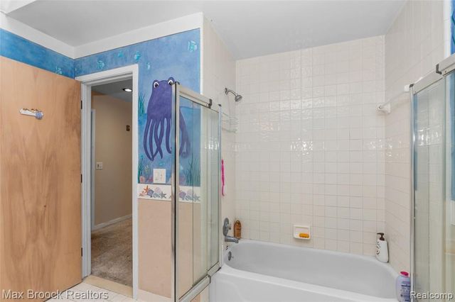 5199 Shenandoah Court, West Bloomfield, MI 48323