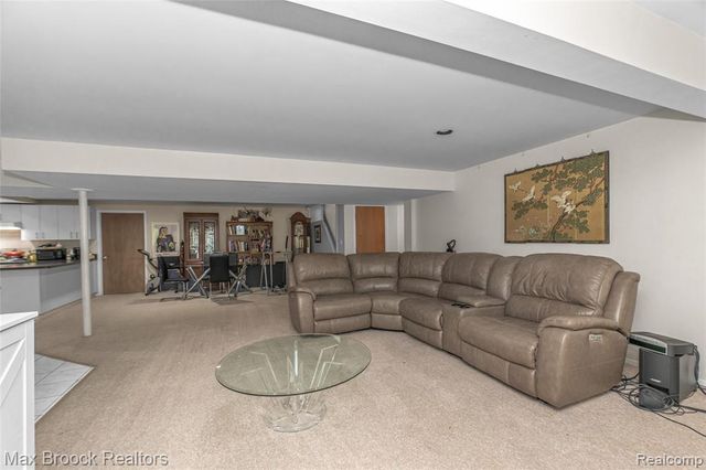 5199 Shenandoah Court, West Bloomfield, MI 48323