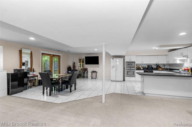 5199 Shenandoah Court, West Bloomfield, MI 48323