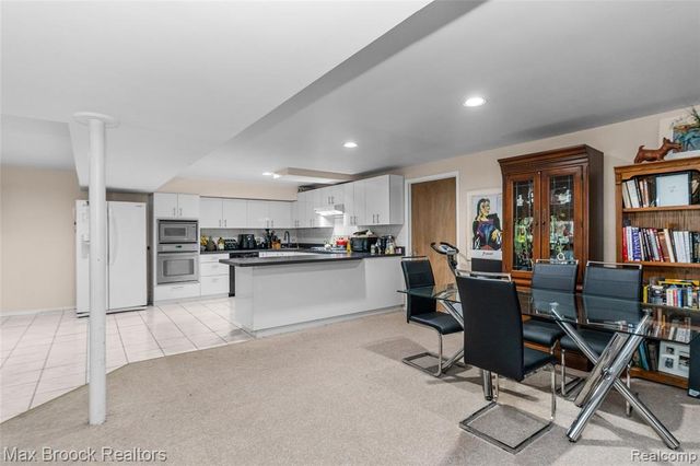 5199 Shenandoah Court, West Bloomfield, MI 48323