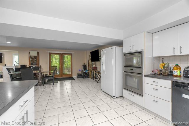 5199 Shenandoah Court, West Bloomfield, MI 48323