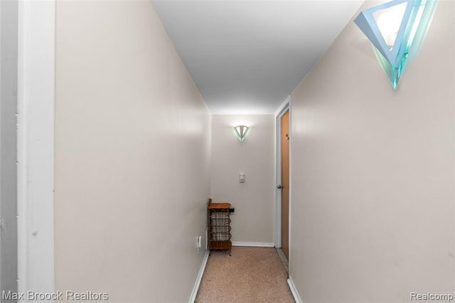 5199 Shenandoah Court, West Bloomfield, MI 48323
