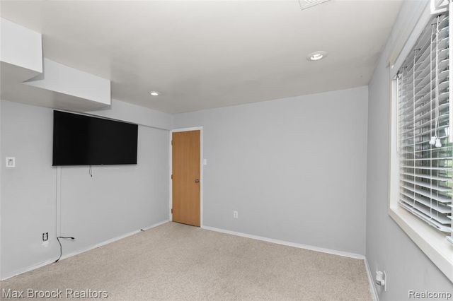5199 Shenandoah Court, West Bloomfield, MI 48323