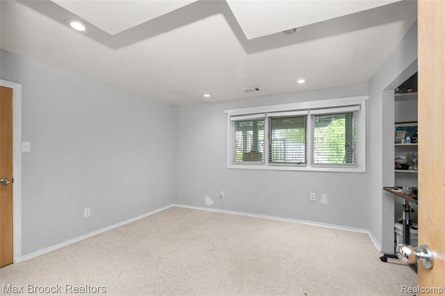 5199 Shenandoah Court, West Bloomfield, MI 48323