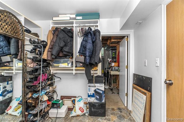 5199 Shenandoah Court, West Bloomfield, MI 48323