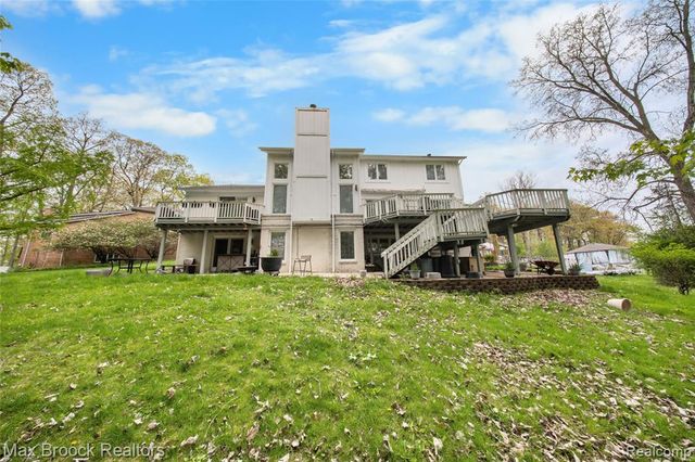 5199 Shenandoah Court, West Bloomfield, MI 48323