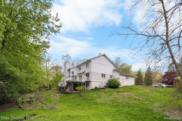 5199 Shenandoah Court, West Bloomfield, MI 48323