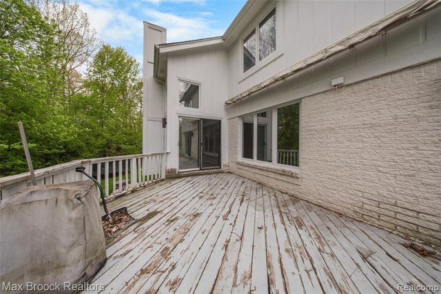 5199 Shenandoah Court, West Bloomfield, MI 48323