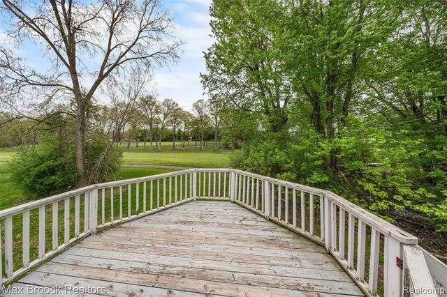 5199 Shenandoah Court, West Bloomfield, MI 48323