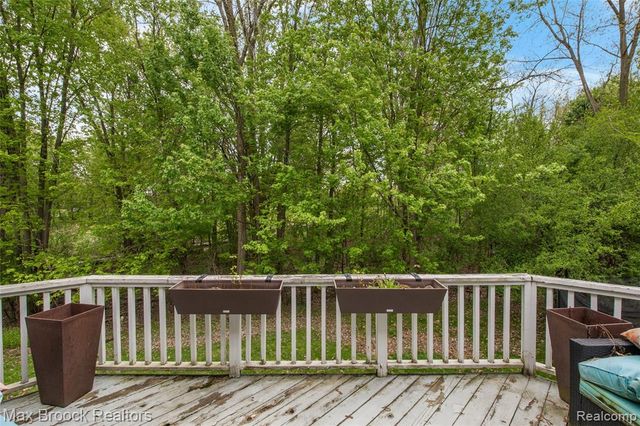 5199 Shenandoah Court, West Bloomfield, MI 48323