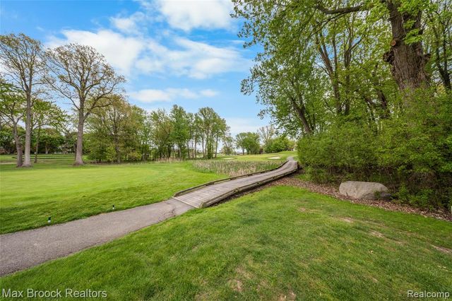5199 Shenandoah Court, West Bloomfield, MI 48323