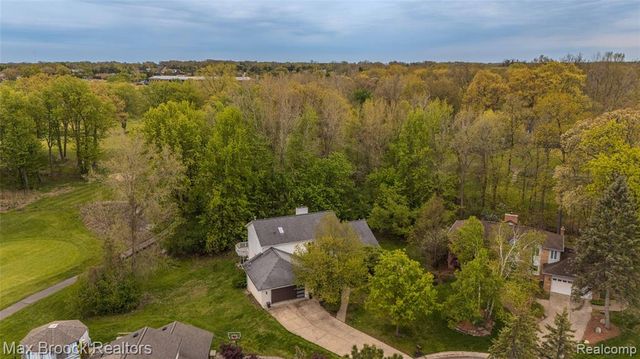 5199 Shenandoah Court, West Bloomfield, MI 48323