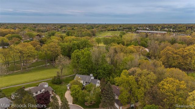 5199 Shenandoah Court, West Bloomfield, MI 48323