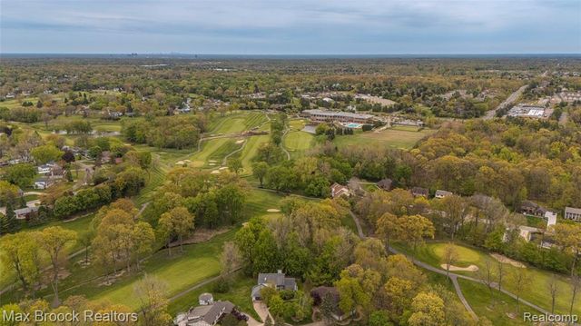 5199 Shenandoah Court, West Bloomfield, MI 48323