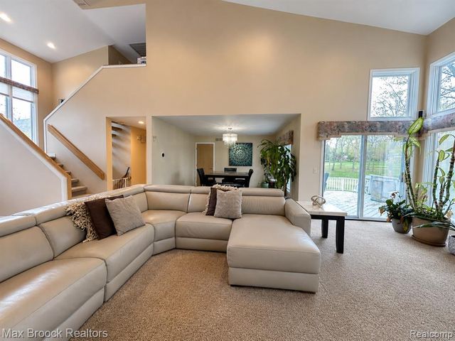 5199 Shenandoah Court, West Bloomfield, MI 48323