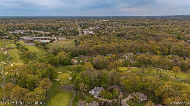 5199 Shenandoah Court, West Bloomfield, MI 48323