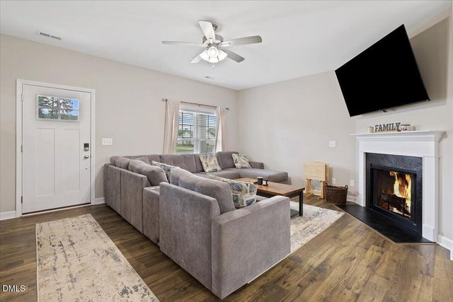 21 Oakbridge Way, Princeton, NC 27569