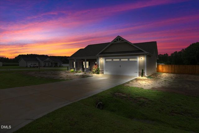 21 Oakbridge Way, Princeton, NC 27569