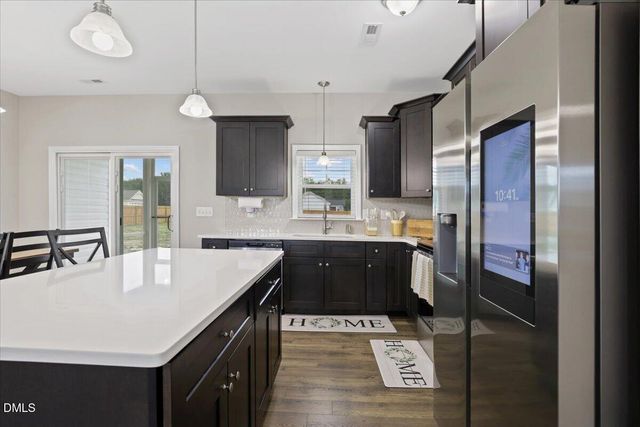 21 Oakbridge Way, Princeton, NC 27569