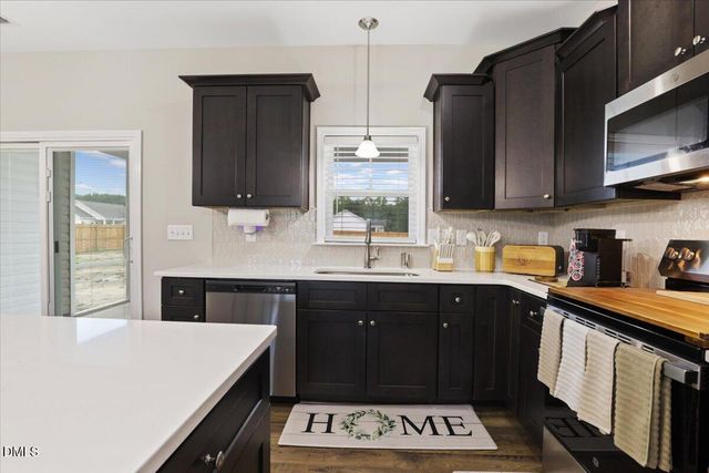 21 Oakbridge Way, Princeton, NC 27569