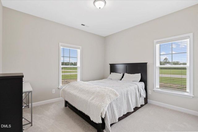 21 Oakbridge Way, Princeton, NC 27569