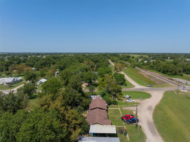 1008 Railroad, Thornton, TX 76687