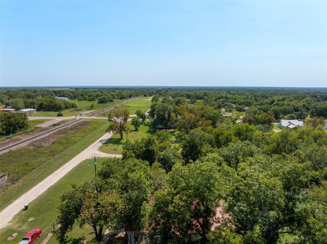 1008 Railroad, Thornton, TX 76687