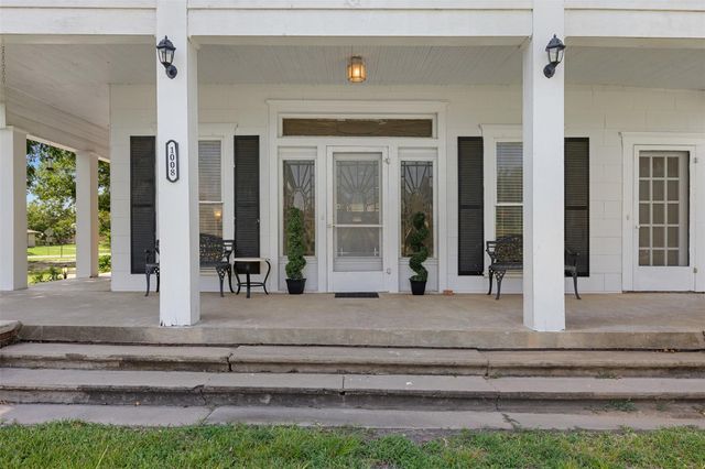 1008 Railroad, Thornton, TX 76687