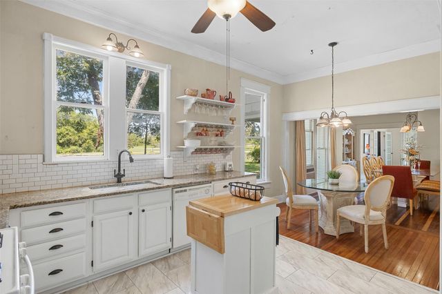 1008 Railroad, Thornton, TX 76687