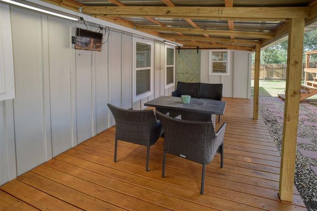 1217 Jones ST, Smithville, TX 78957