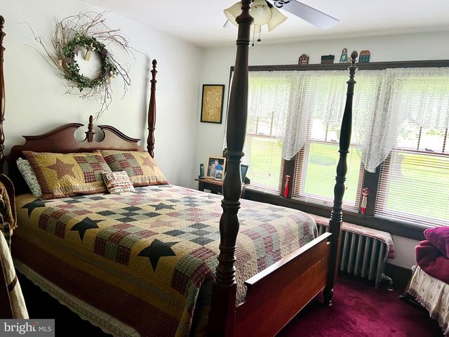 142 CASHMAN RD, Altoona, PA 16601