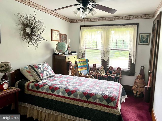 142 CASHMAN RD, Altoona, PA 16601