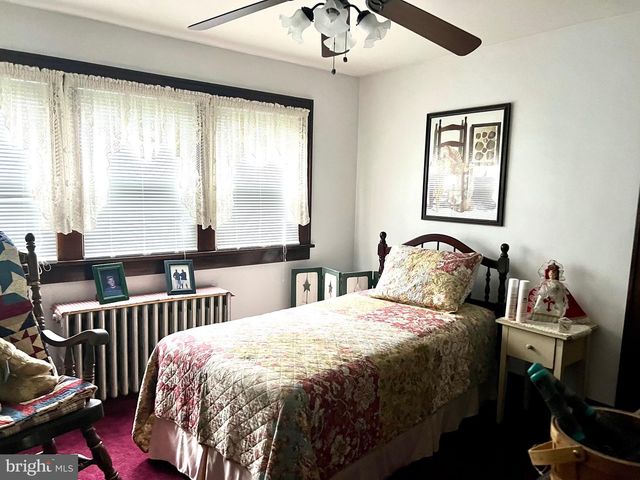 142 CASHMAN RD, Altoona, PA 16601