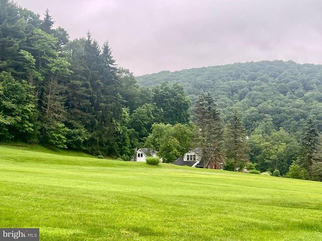 142 CASHMAN RD, Altoona, PA 16601