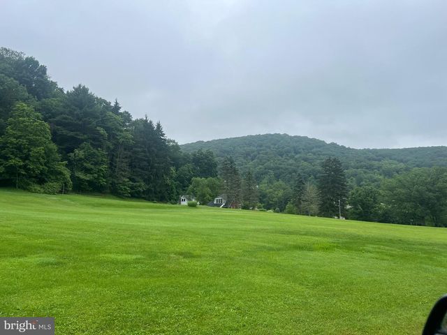 142 CASHMAN RD, Altoona, PA 16601