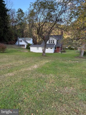 142 CASHMAN RD, Altoona, PA 16601