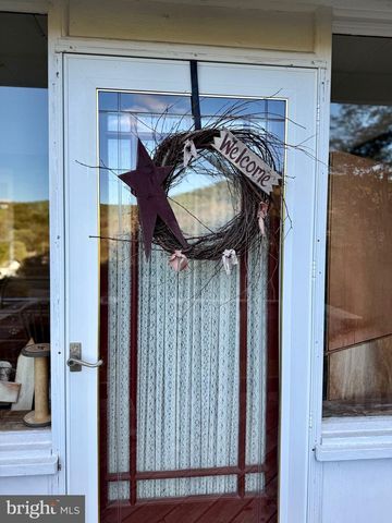 142 CASHMAN RD, Altoona, PA 16601