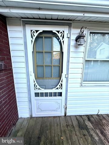 142 CASHMAN RD, Altoona, PA 16601