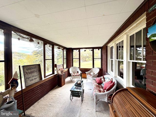 142 CASHMAN RD, Altoona, PA 16601