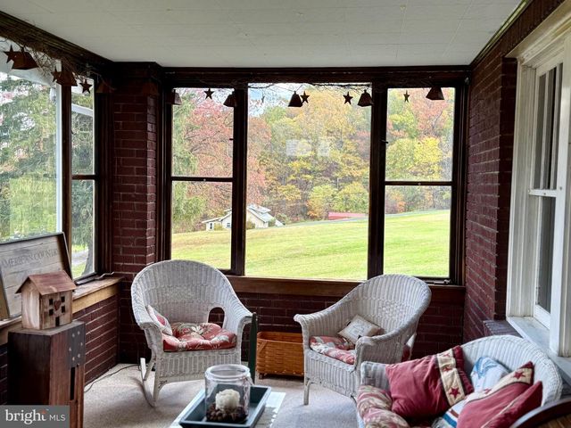 142 CASHMAN RD, Altoona, PA 16601