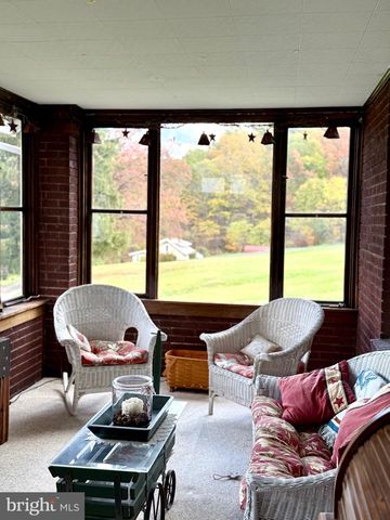 142 CASHMAN RD, Altoona, PA 16601