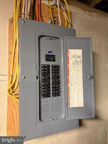 142 CASHMAN RD, Altoona, PA 16601