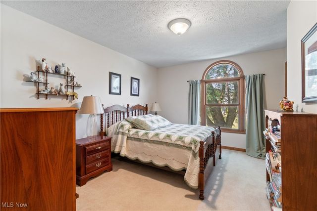 12340 Waterfall Avenue NW, Uniontown, OH 44685